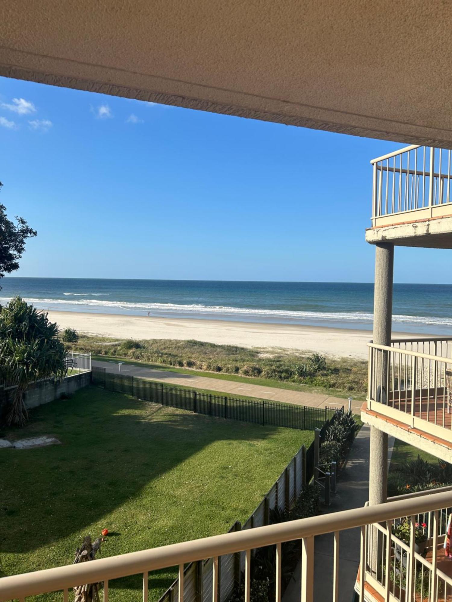 Sanctuary Beach Resort Gold Coast Exterior photo