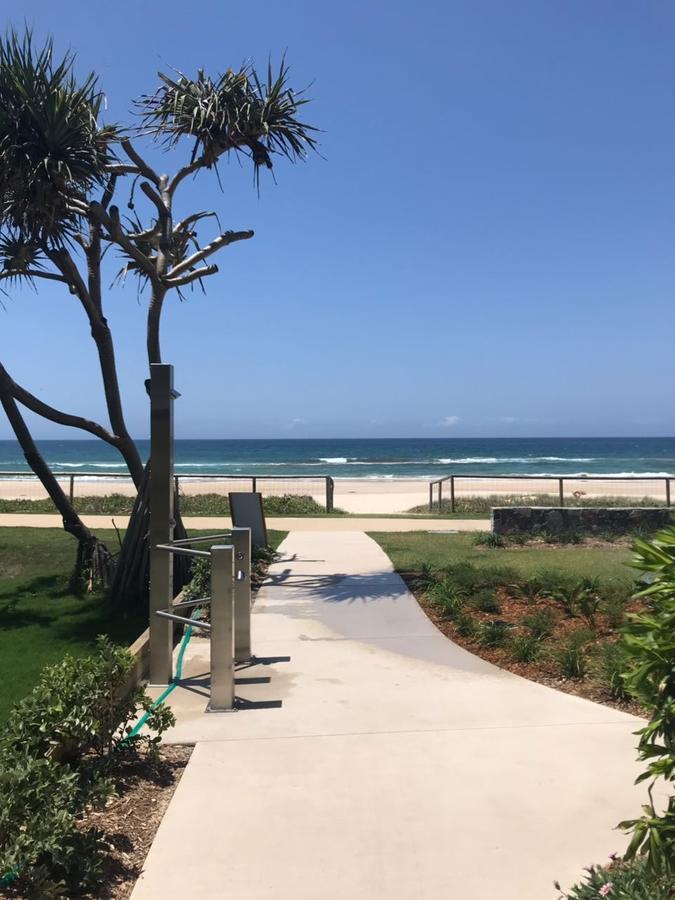 Sanctuary Beach Resort Gold Coast Exterior photo