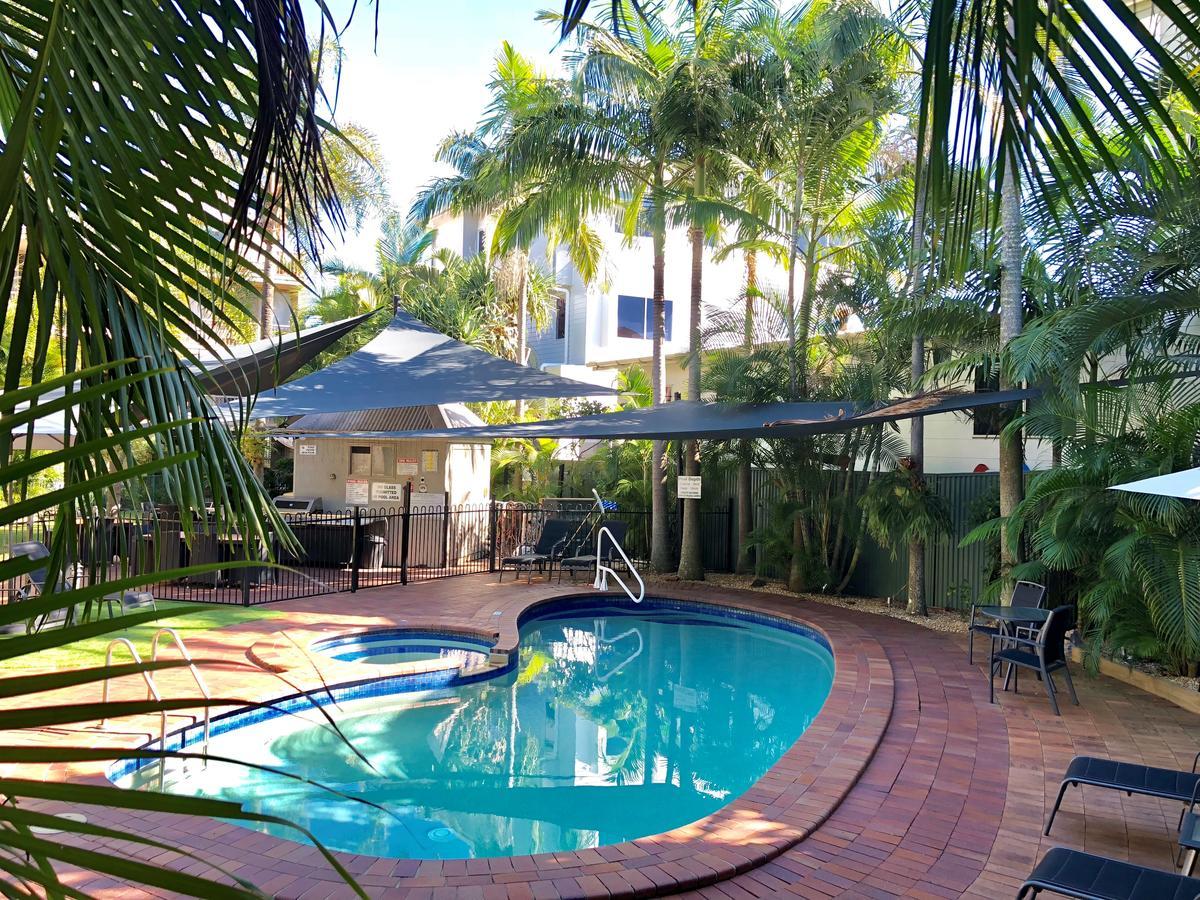 Sanctuary Beach Resort Gold Coast Exterior photo