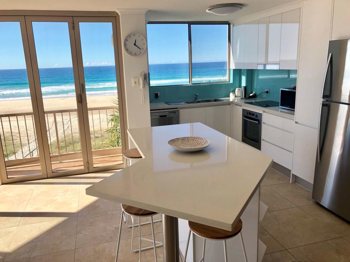 Sanctuary Beach Resort Gold Coast Exterior photo