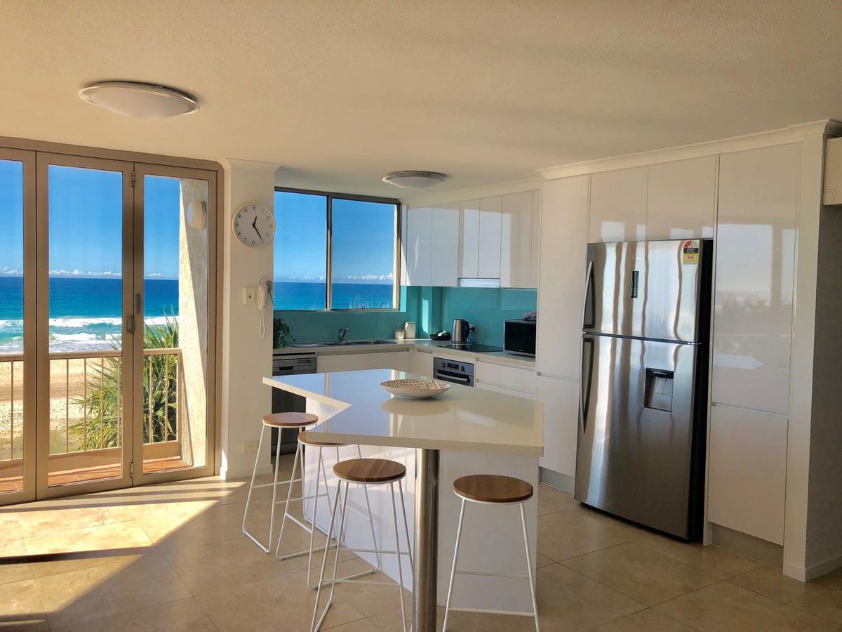 Sanctuary Beach Resort Gold Coast Exterior photo