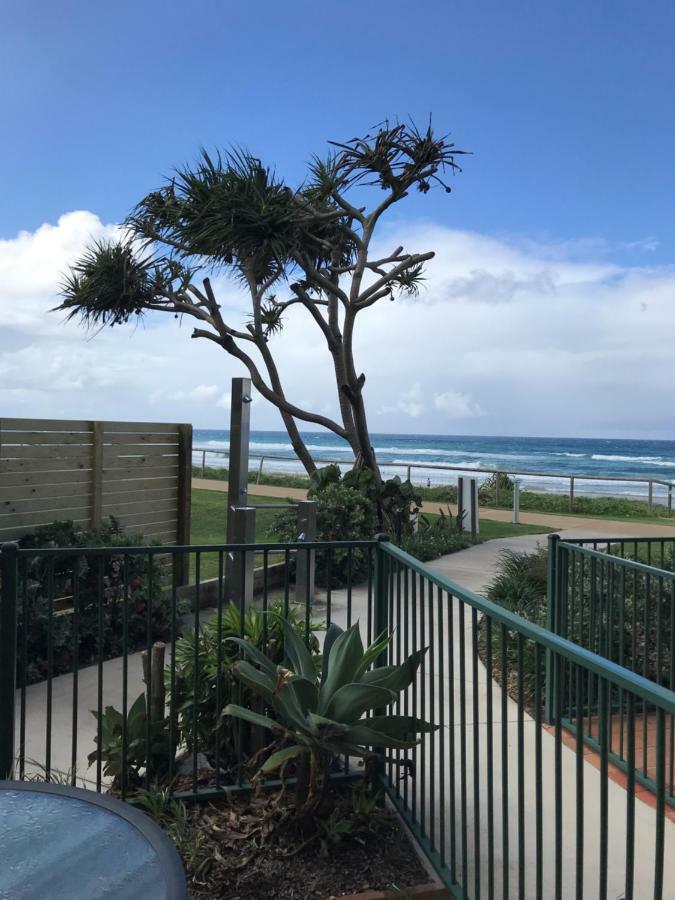 Sanctuary Beach Resort Gold Coast Exterior photo